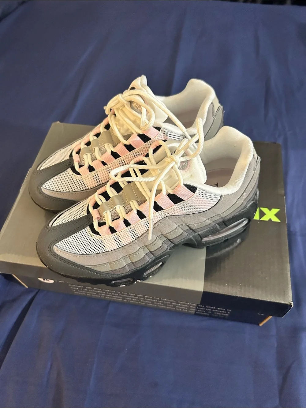 Nike Women’s' Air Max 95 BIG BUBBLE Sneakers - White, Pink, Blk, Gray Mesh Style